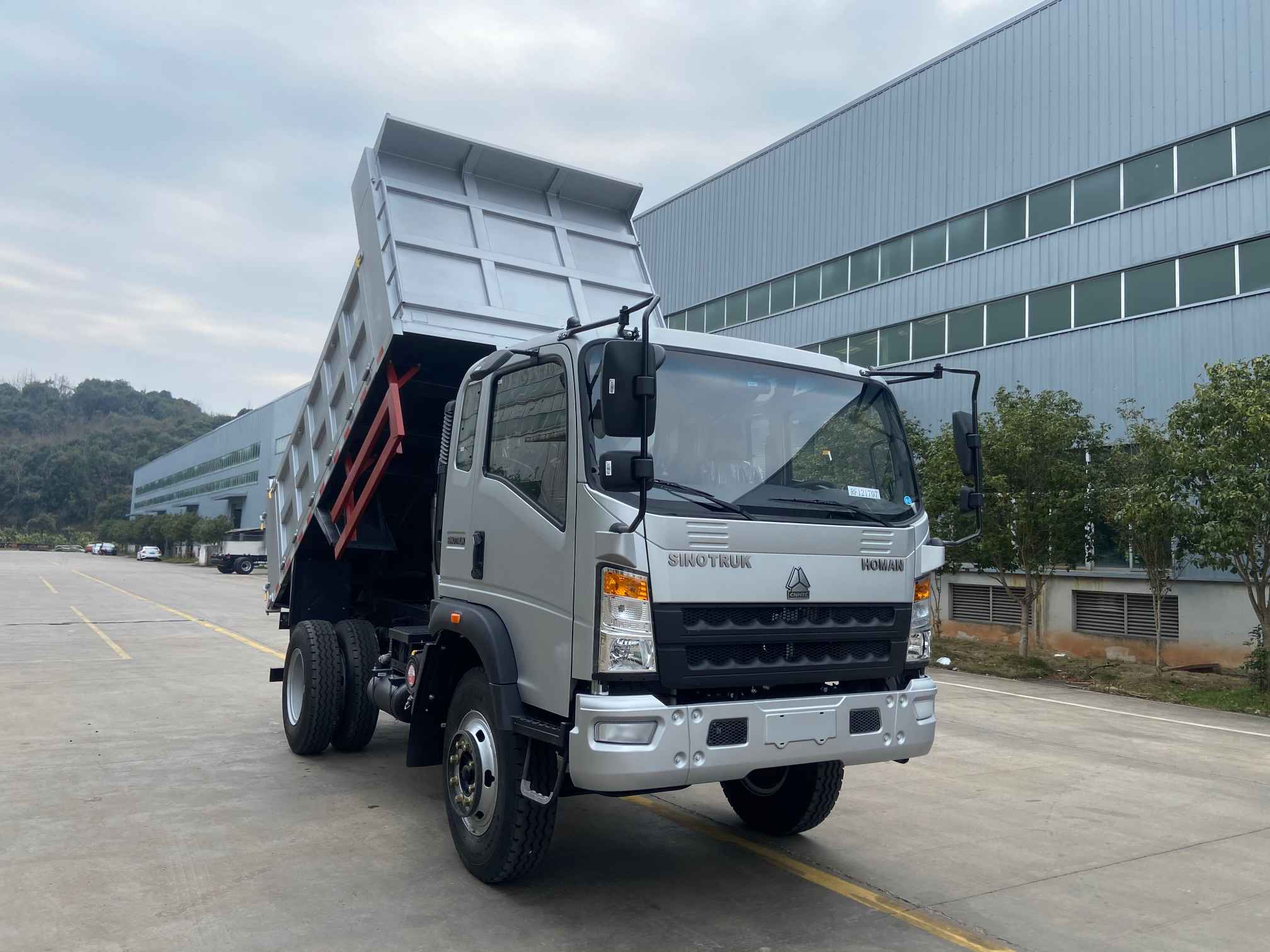 SINOTRUCK HOWO 4×2 Dump Truck 10 tons