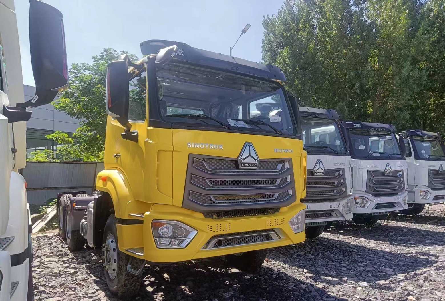 SINOTRUK HOWO NX 6×4 Tractor Truck