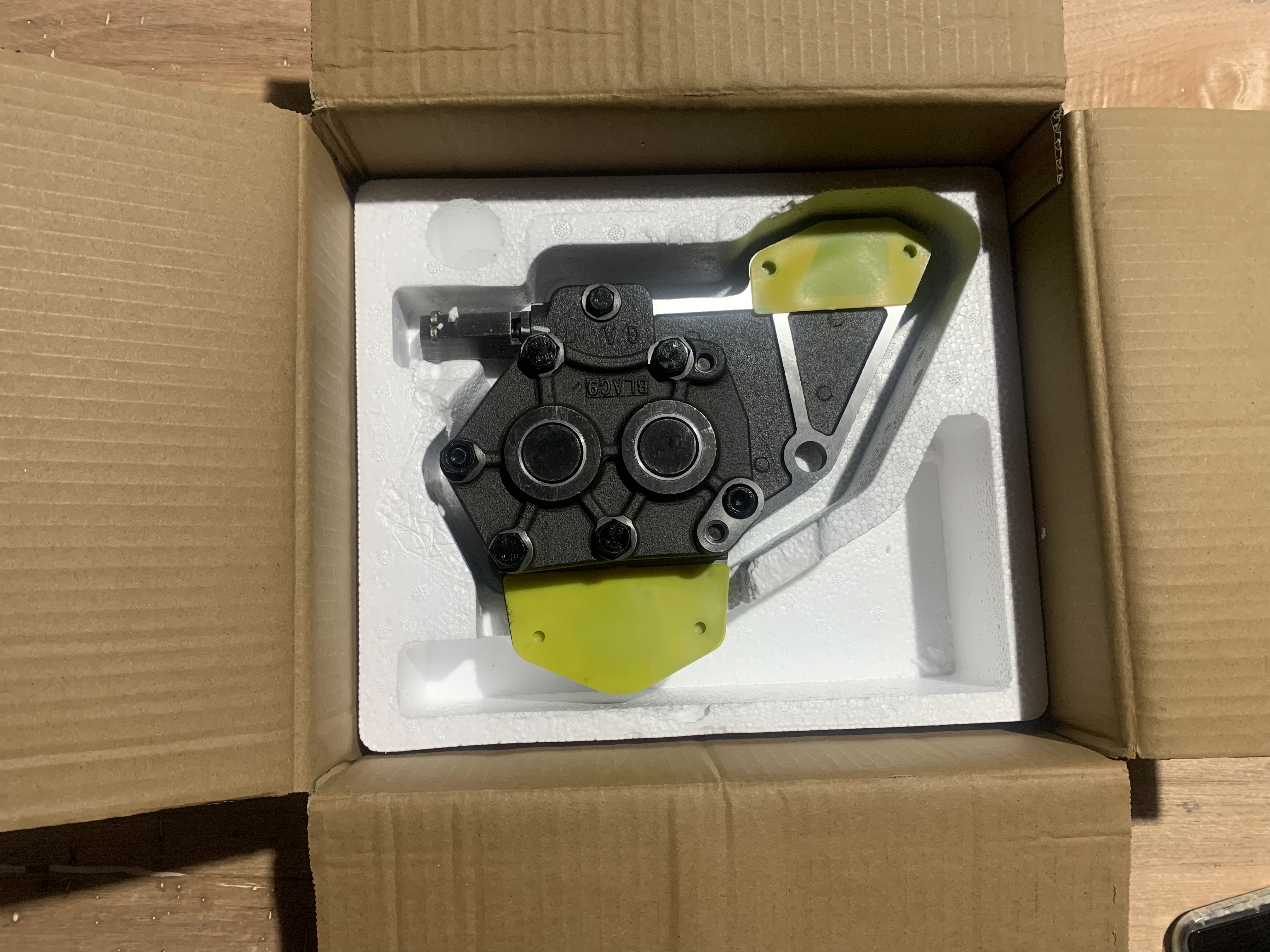 SINOTRUK HOWO 45mm widened oil pump VG1500070021