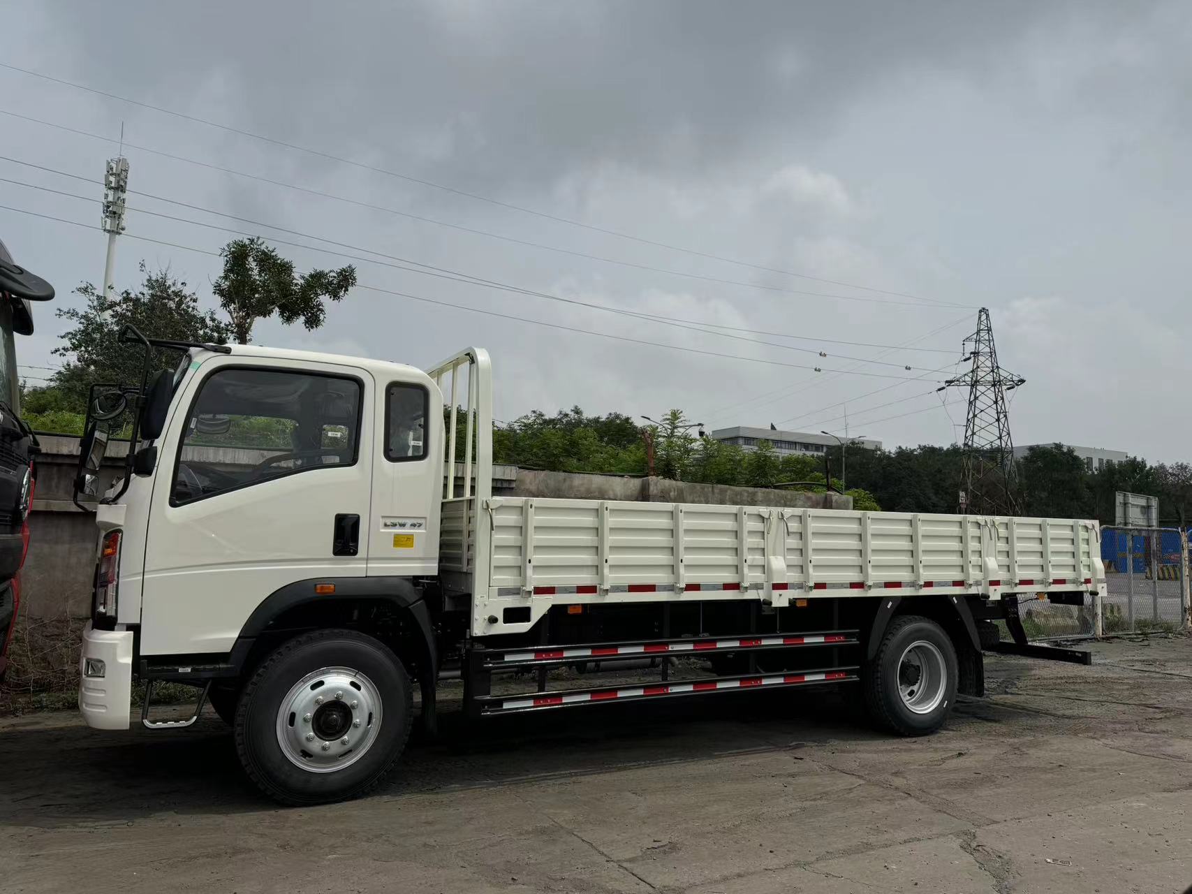 Sinotruck HOWO 4×2 Cargo Truck