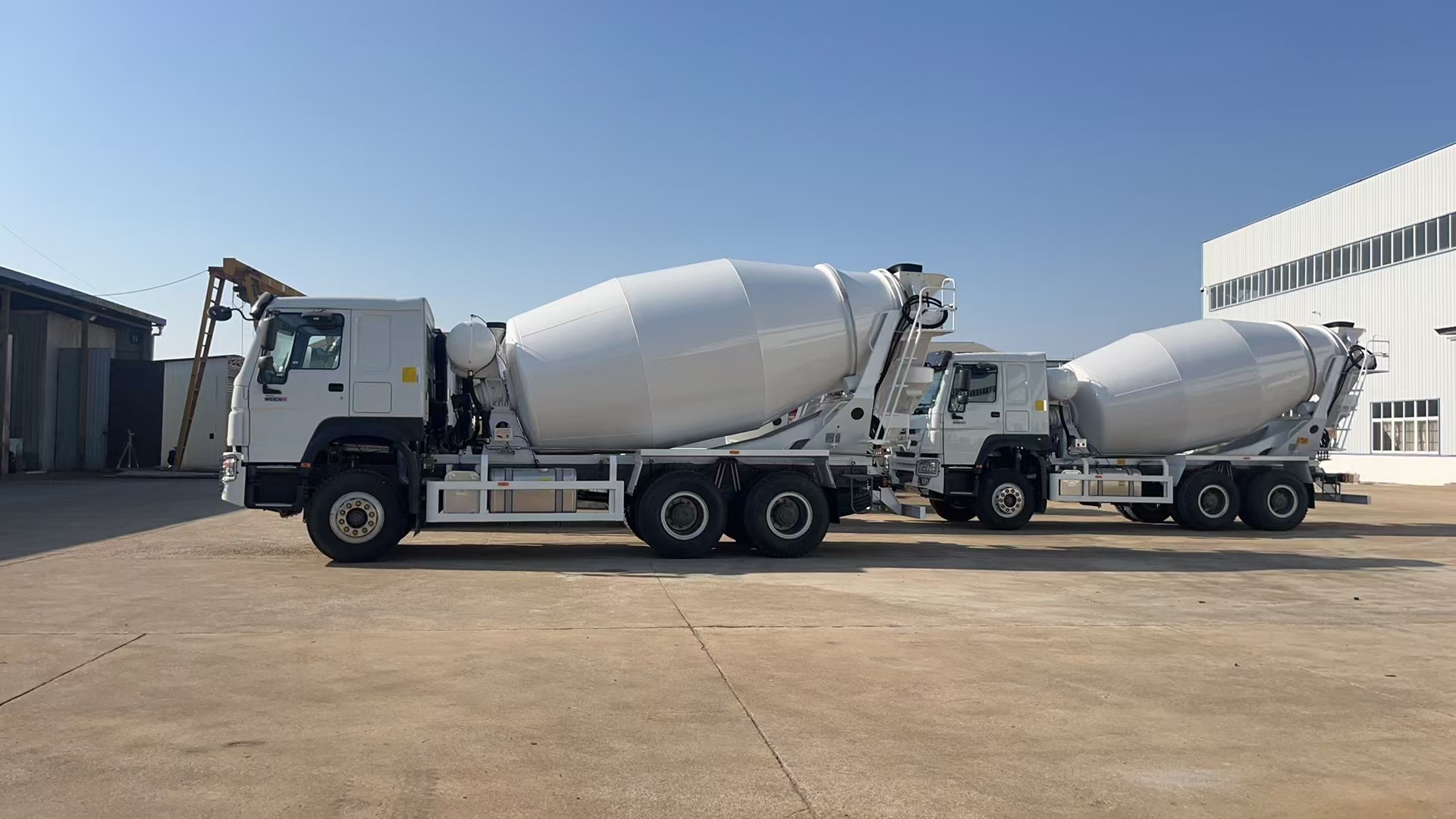 Howo-7 6X4 10 Wheelers 10m³ 12m³ Concrete Mixer Truck 380hp Euro 2 RHD