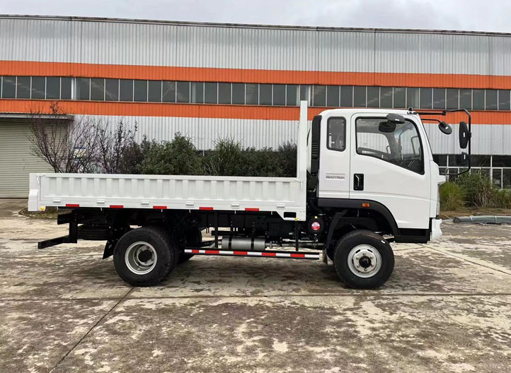 Ready To Ship SINOTRUK HOWO 4X2 4X4 Mini Cargo Truck 5-10 tons For Zimbabwe