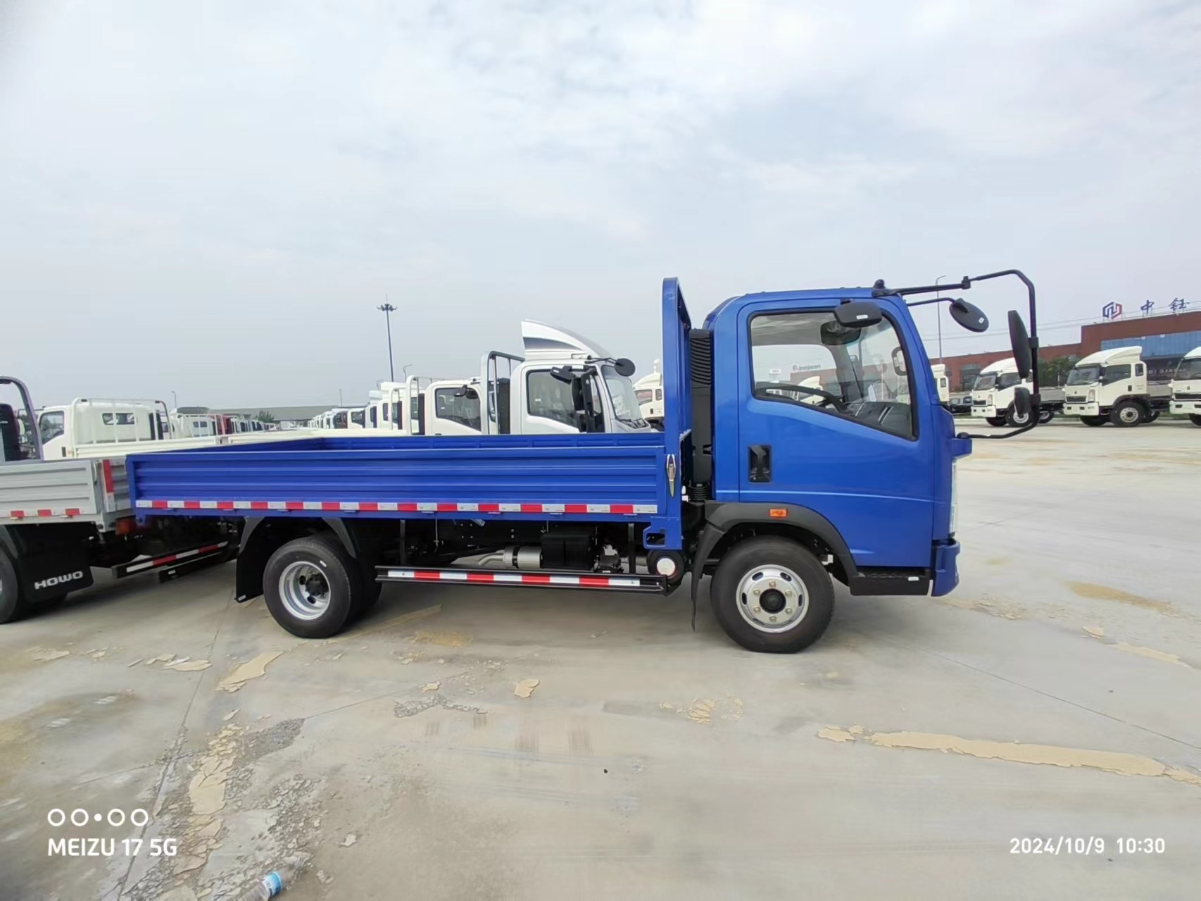 SINOTRUCK HOWO 4×2 Cargo truck