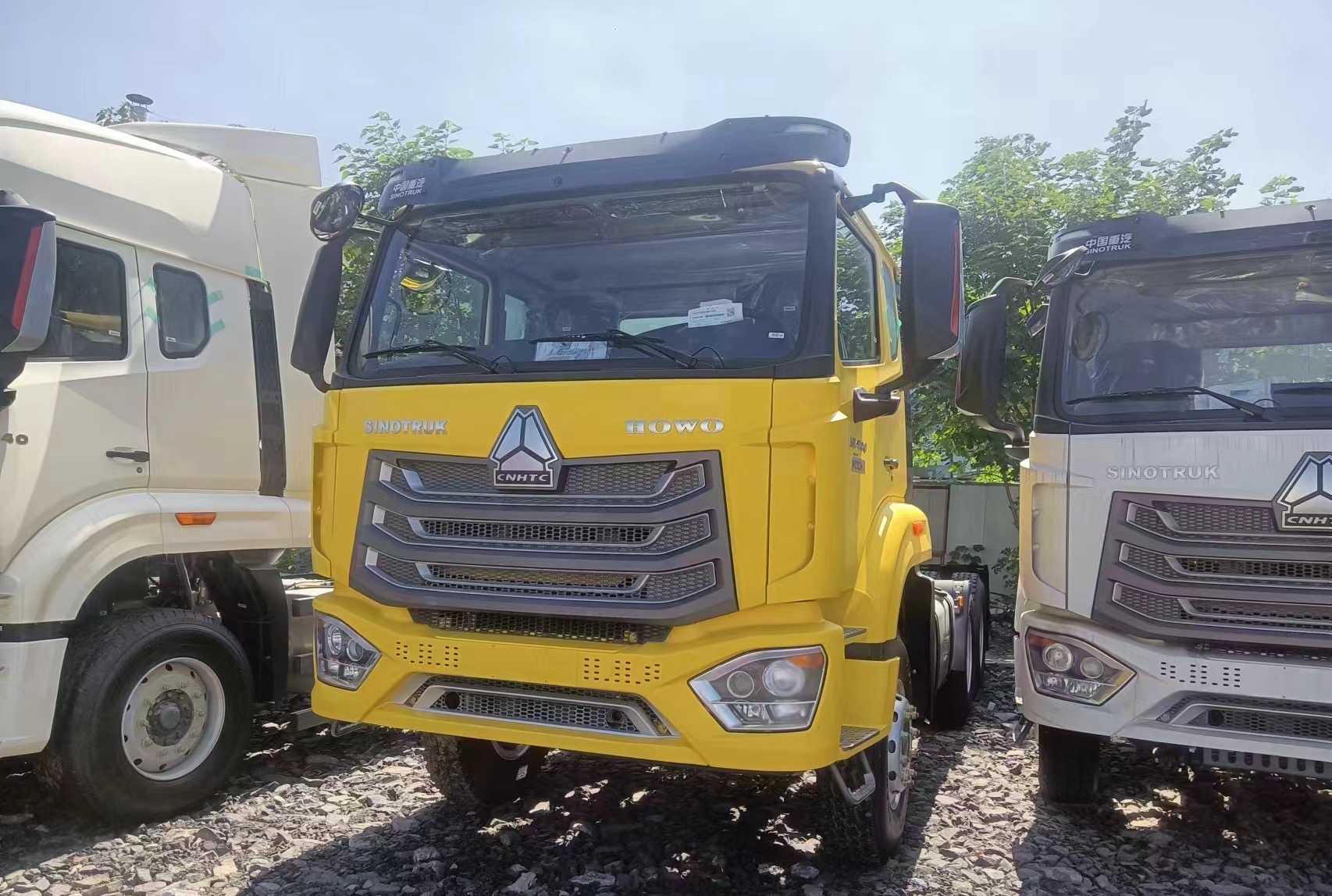 SINOTRUK HOWO NX 6×4 Tractor Truck