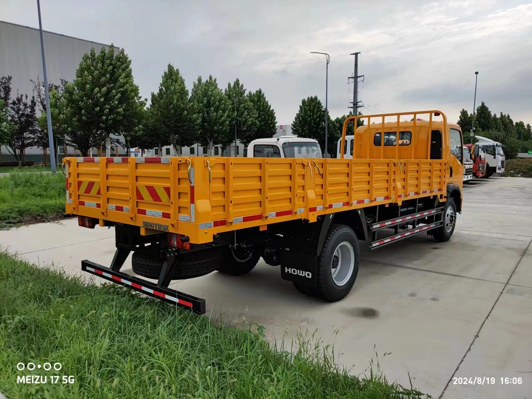 SINOTRUCK HOWO 4×2 Cargo truck