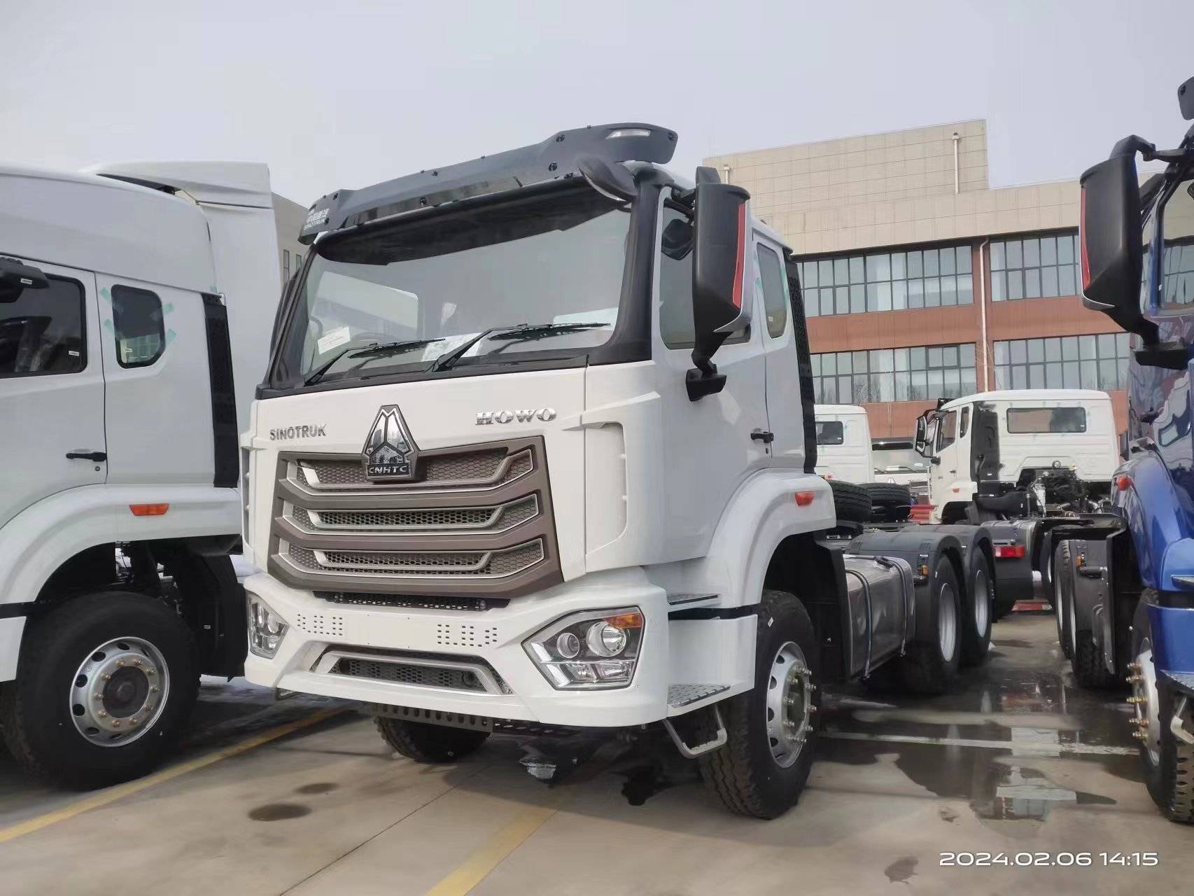 SINOTRUK HOWO NX 6×4 Tractor Truck