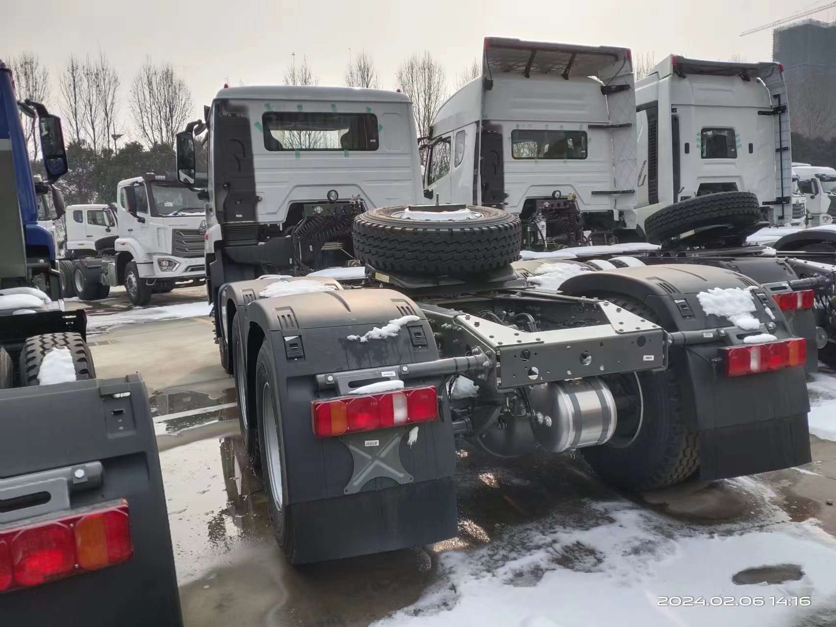 SINOTRUK HOWO NX 6×4 Tractor Truck