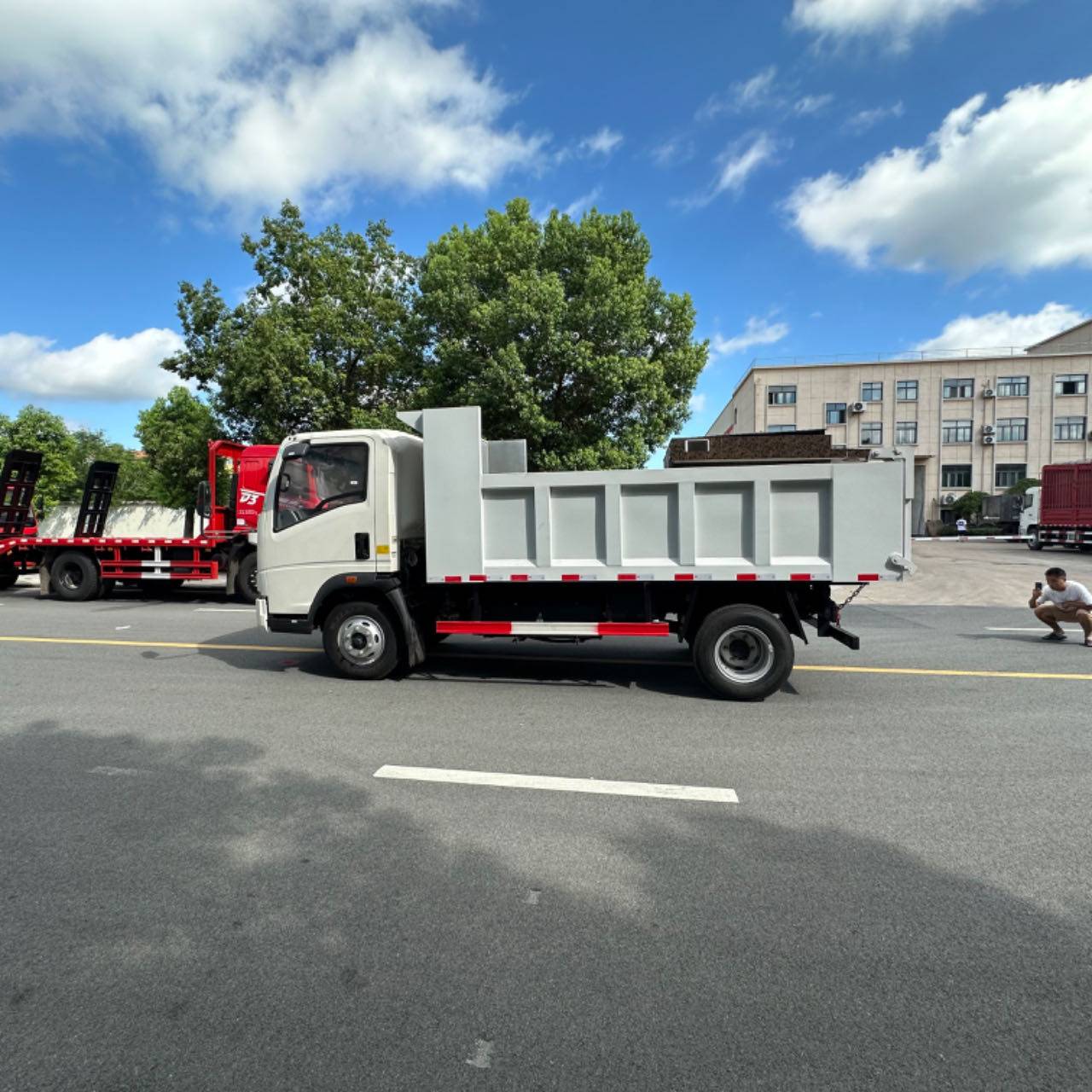 SINOTRUCK HOWO 4×2 Dump Truck 10 tons