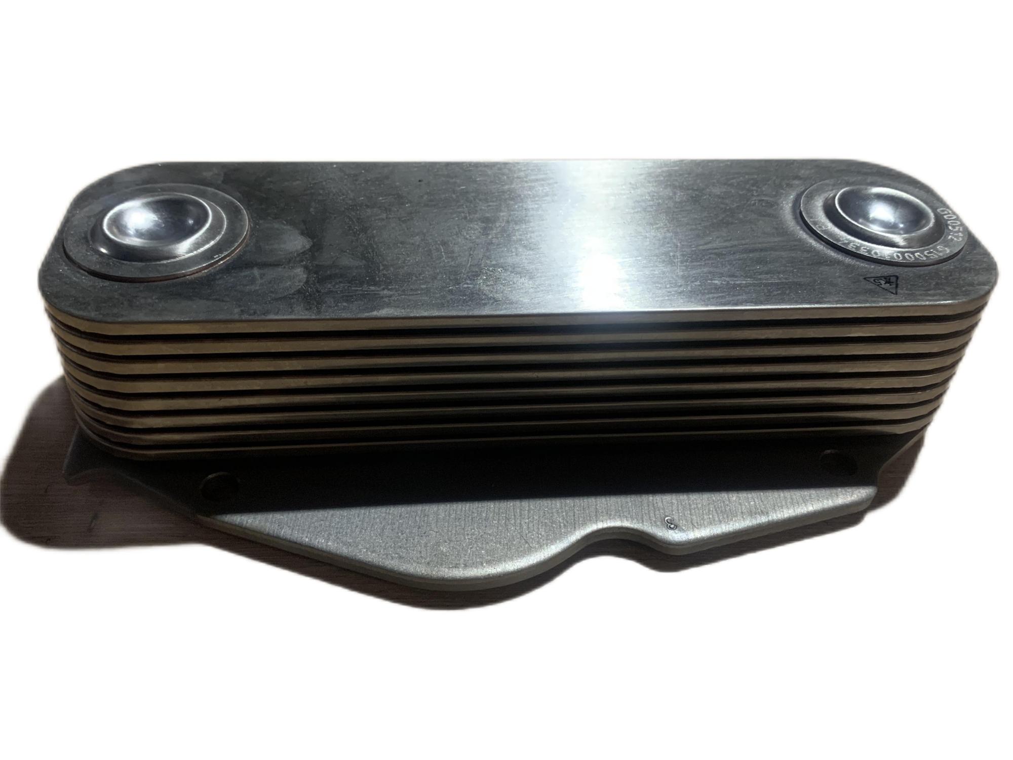 SINOTRUK HOWO Oil cooler (8 pieces)  VG1500010334