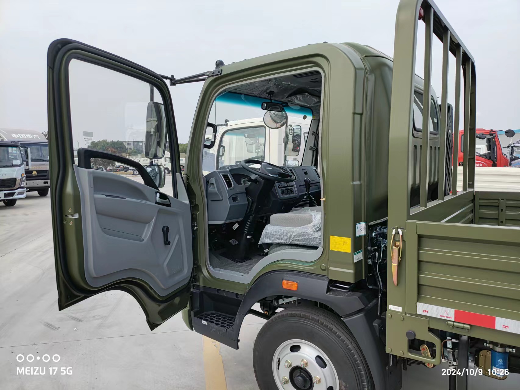 SINOTRUCK HOWO 4×2 Cargo truck