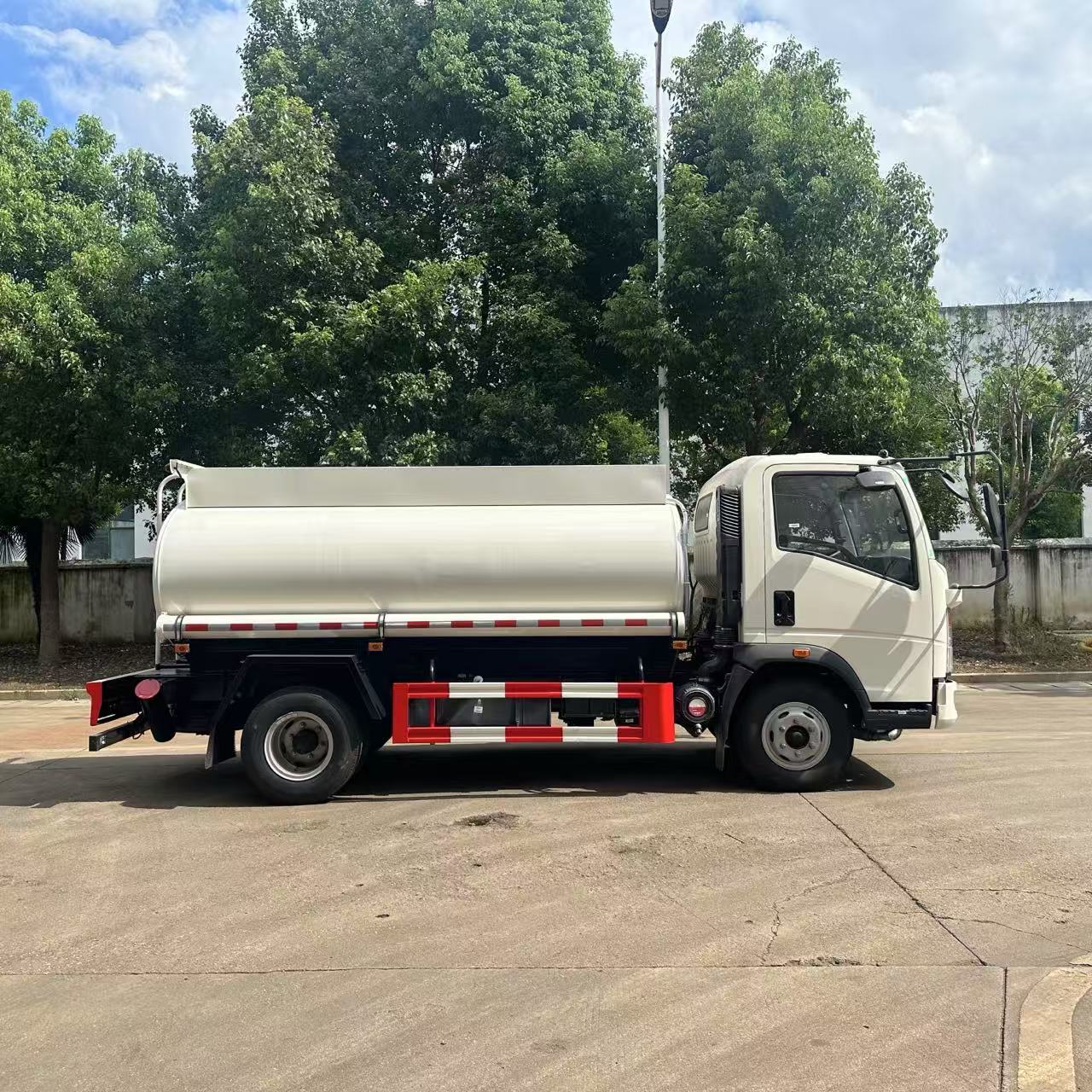 SINOTRUCK HOWO Water Tank Truck 4×2 10m³