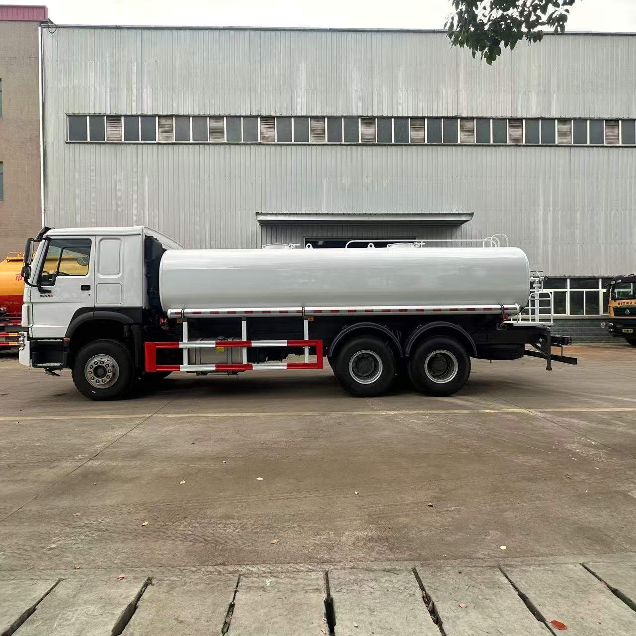 Tanzania 6×4 200000l Fuel Tanker Truck