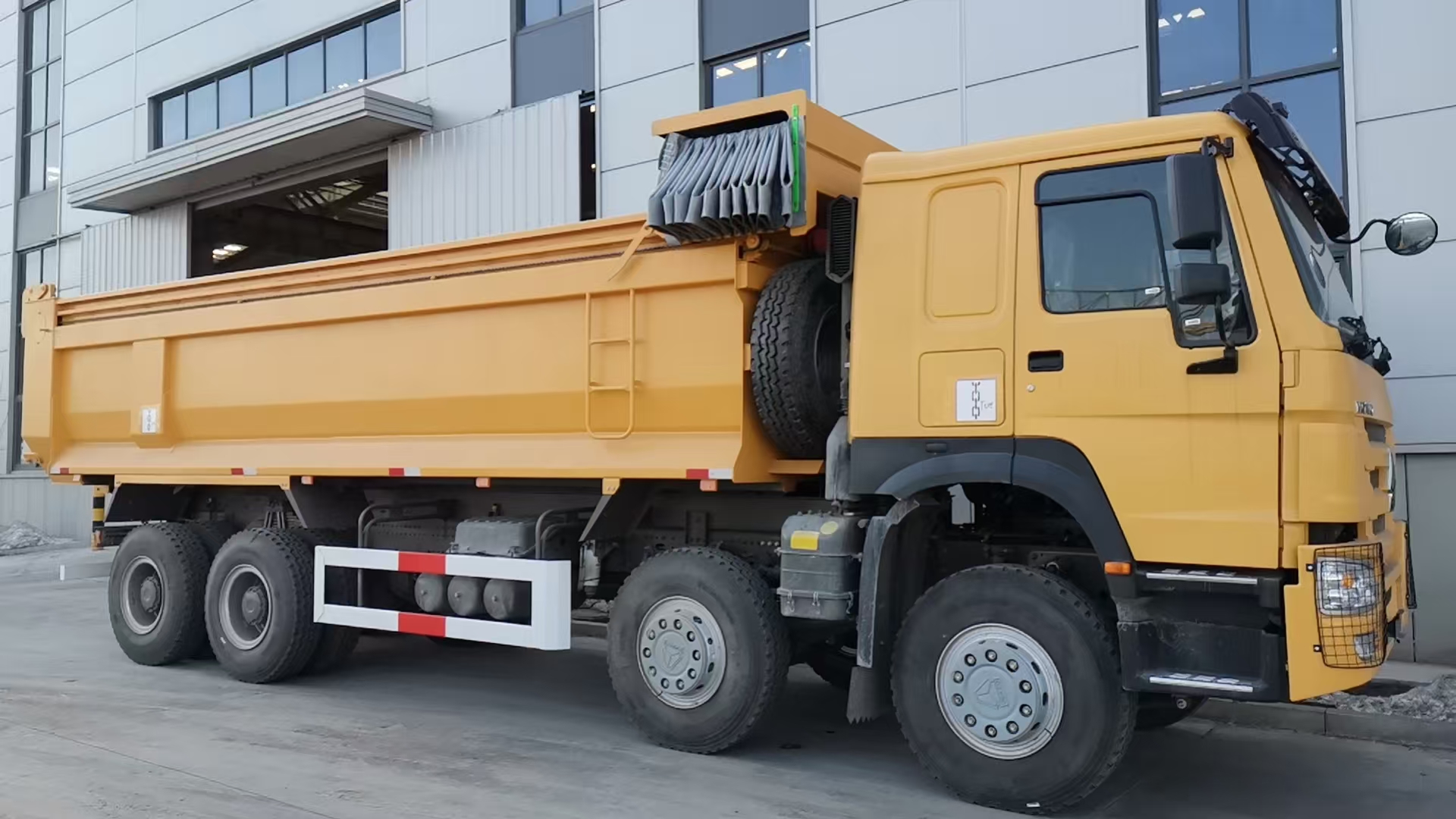 8×4 10-wheel Dump Truck