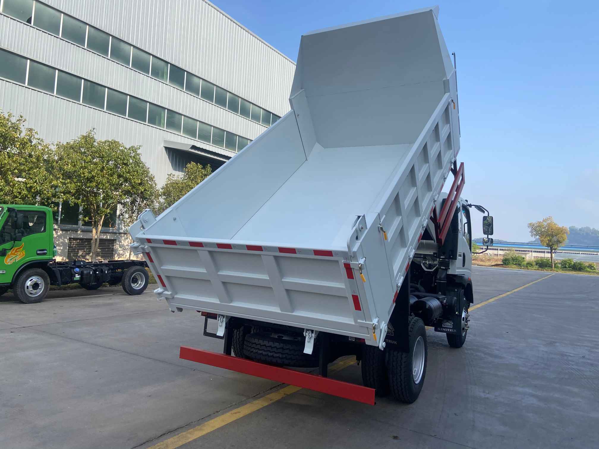 SINOTRUCK HOWO 4×2 Dump Truck 10 tons