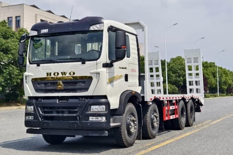 Howo TX 8×4 12 Wheelers Flatbed Tranport Vehicle with Ladder