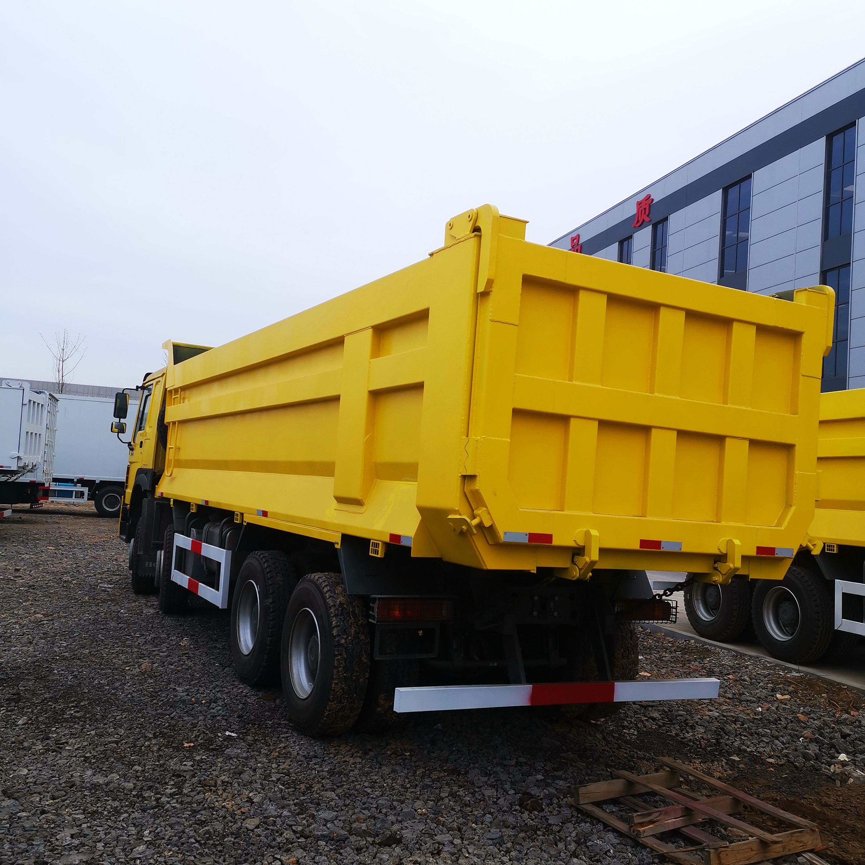 8×4 10-wheel Dump Truck