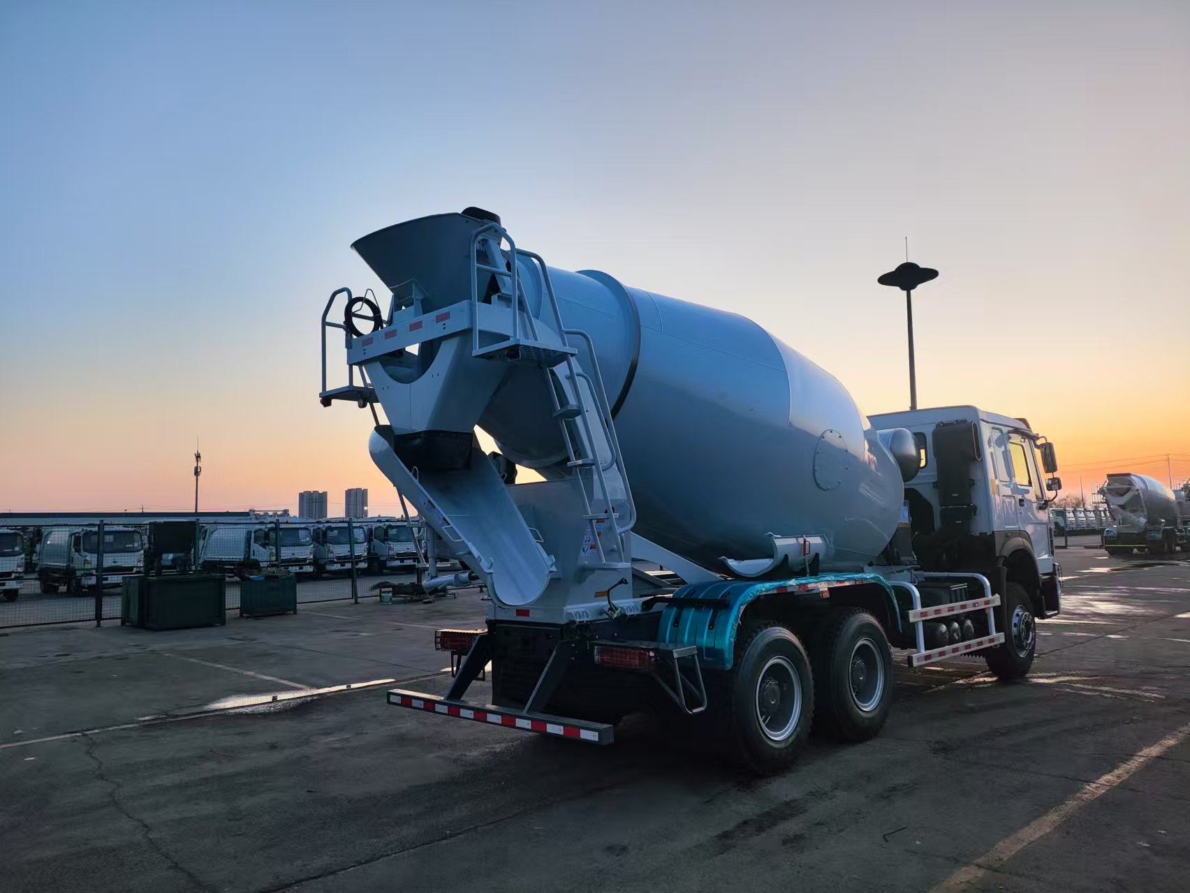 Sinotruk 10 Cubic Concrete Mixer in Djibouti