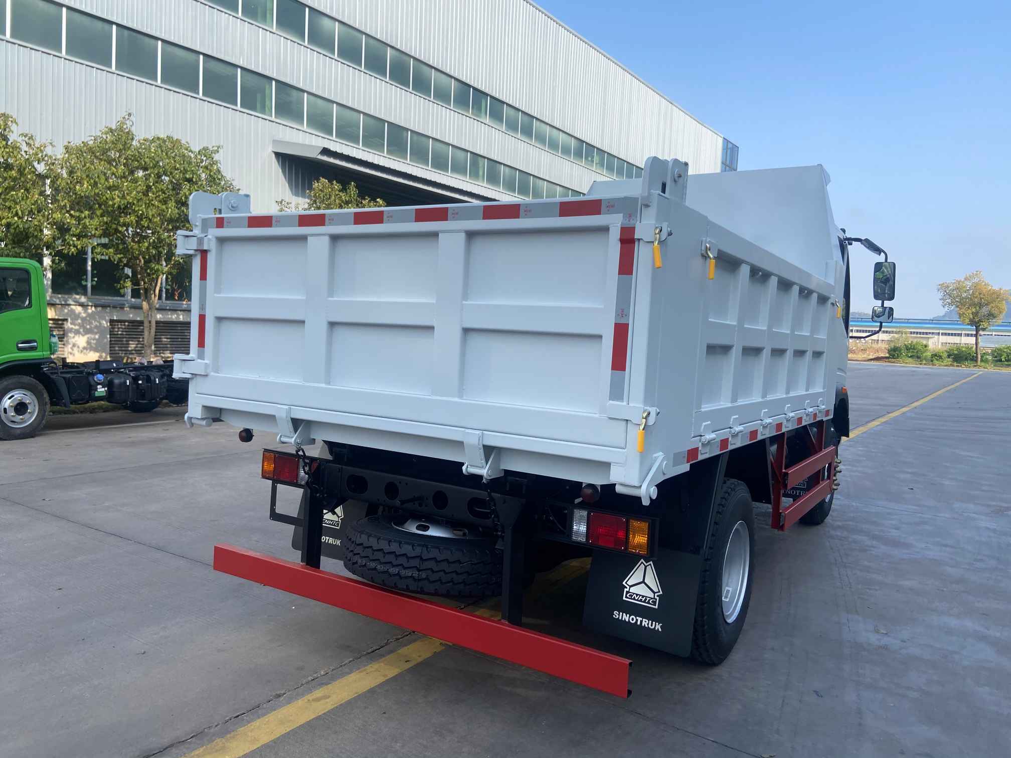 SINOTRUCK HOWO 4×2 Dump Truck 10 tons