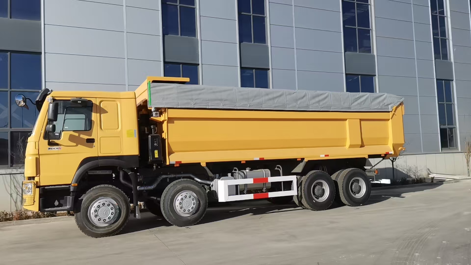 8×4 10-wheel Dump Truck