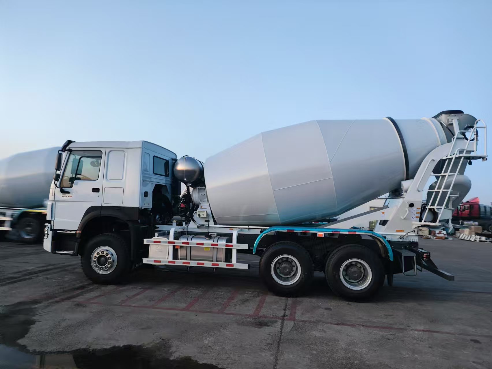 Howo 6x4 10m3 Concrete Mixer Truck Liberia