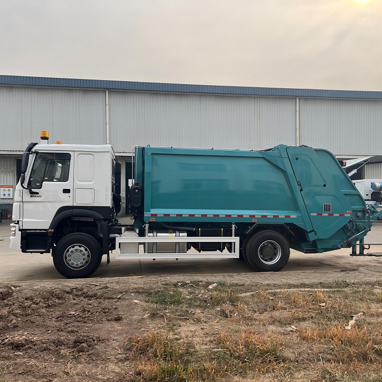 Construction Waste compression Truck in Algeria