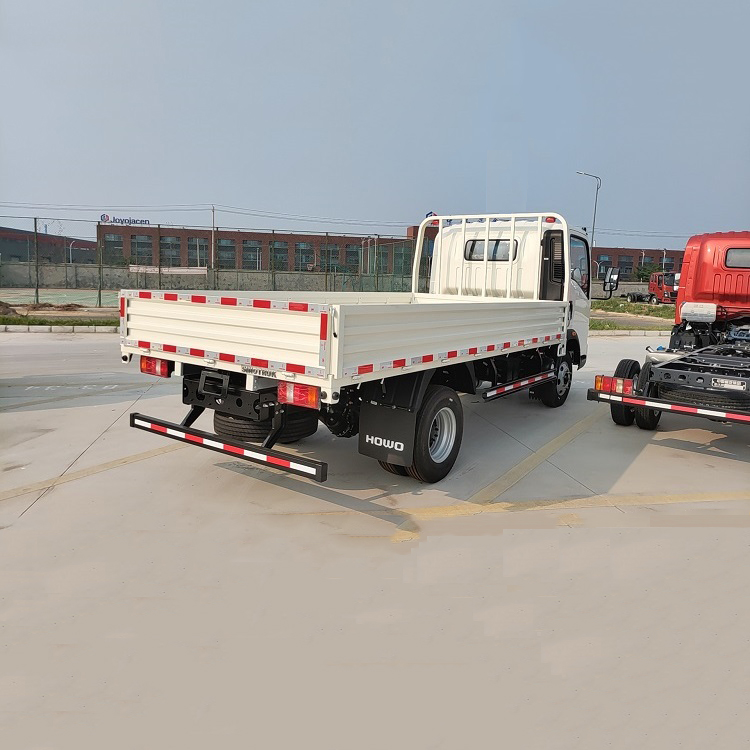 light Cargo box trucks