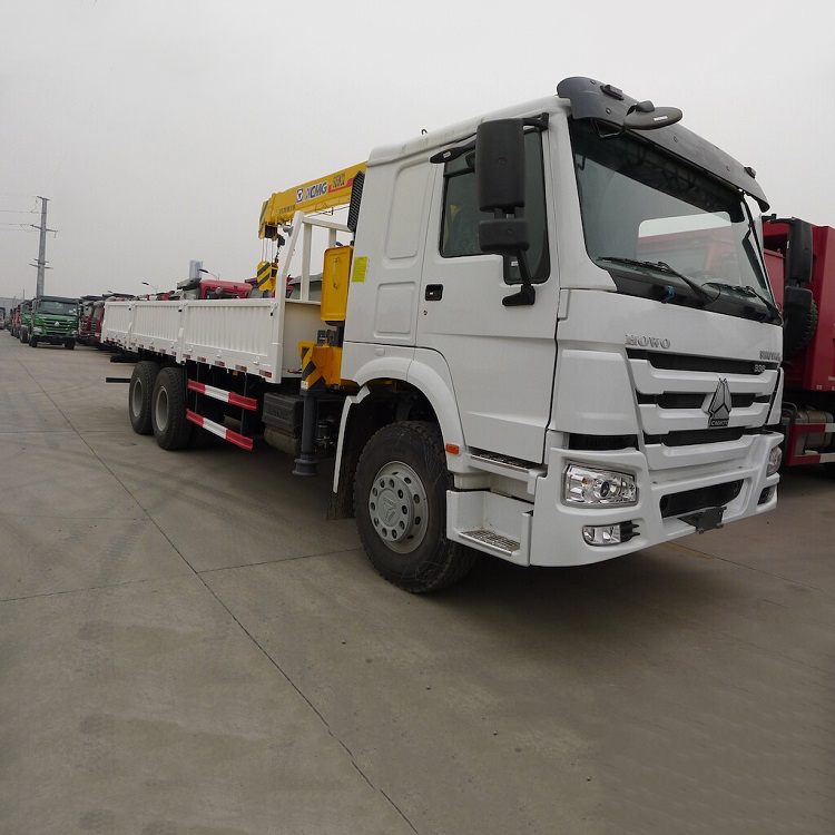 4×2 Cargo Truck With 8 Ton Crane Algeria