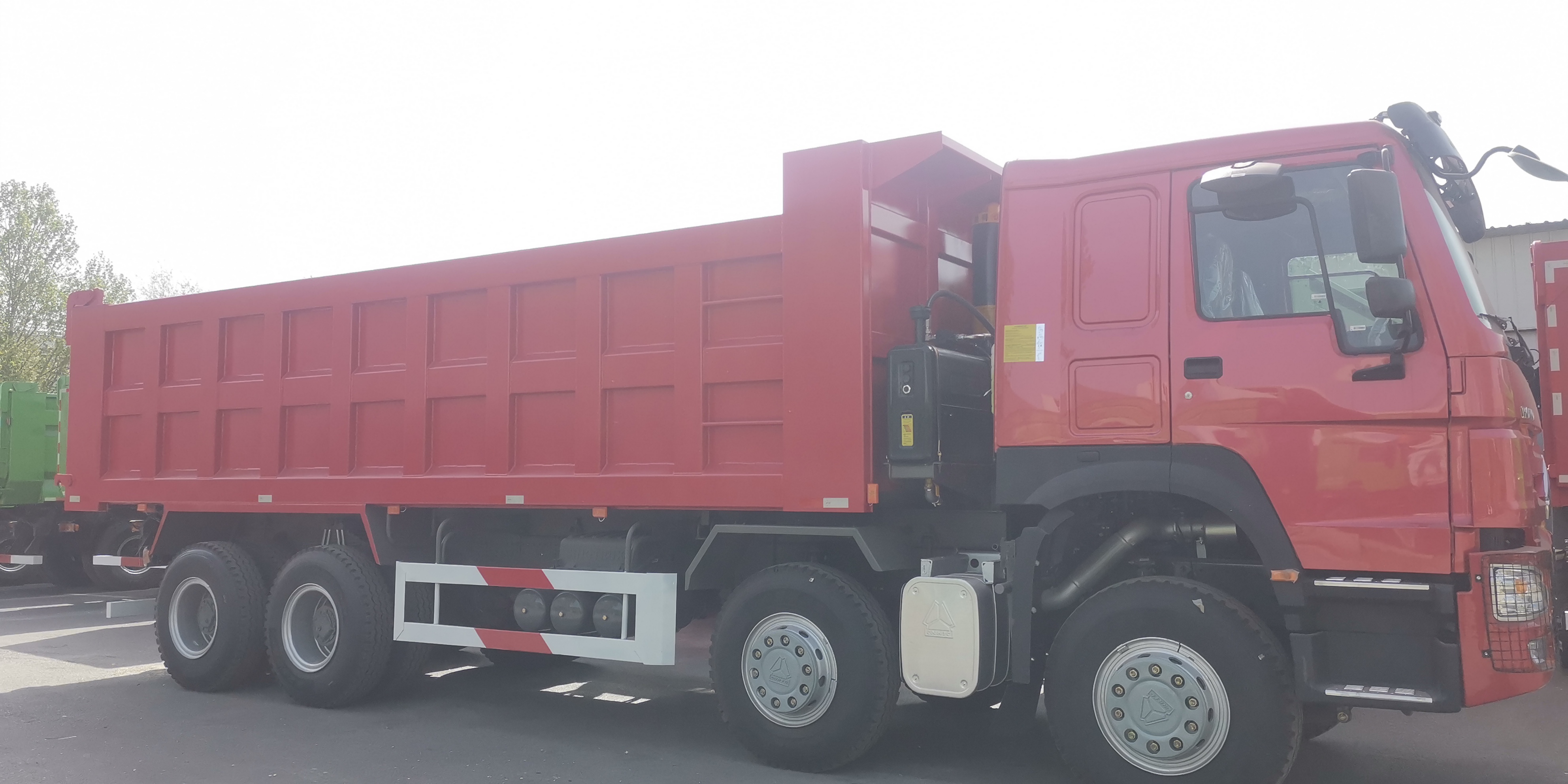 HOWO 8*4DUMP TRUCK 26m³