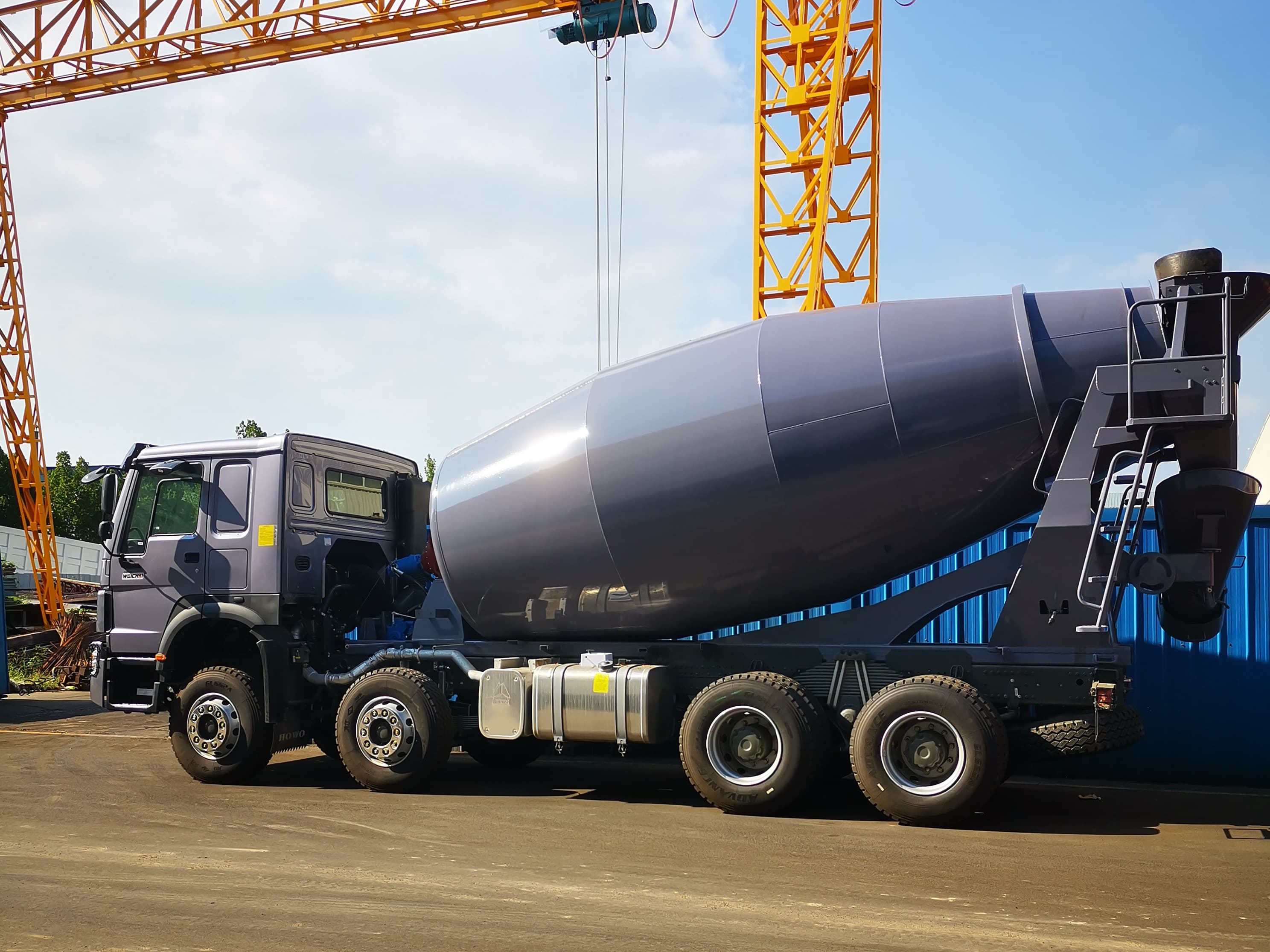 Howo-7 8×4 12 Wheelers Concrete Mixer Truck 380hp Euro 2