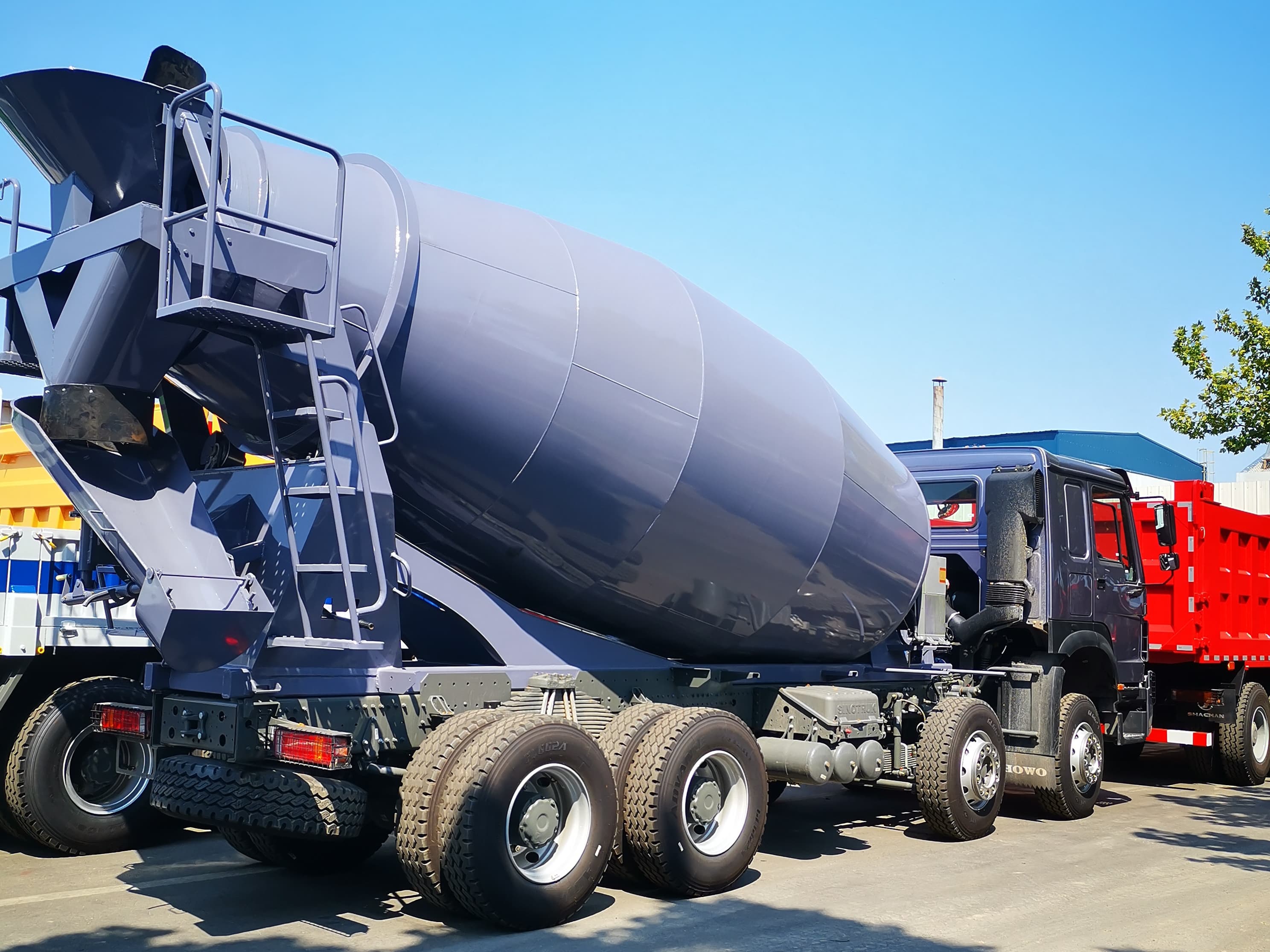 Howo-7 8×4 12 Wheelers Concrete Mixer Truck 380hp Euro 2