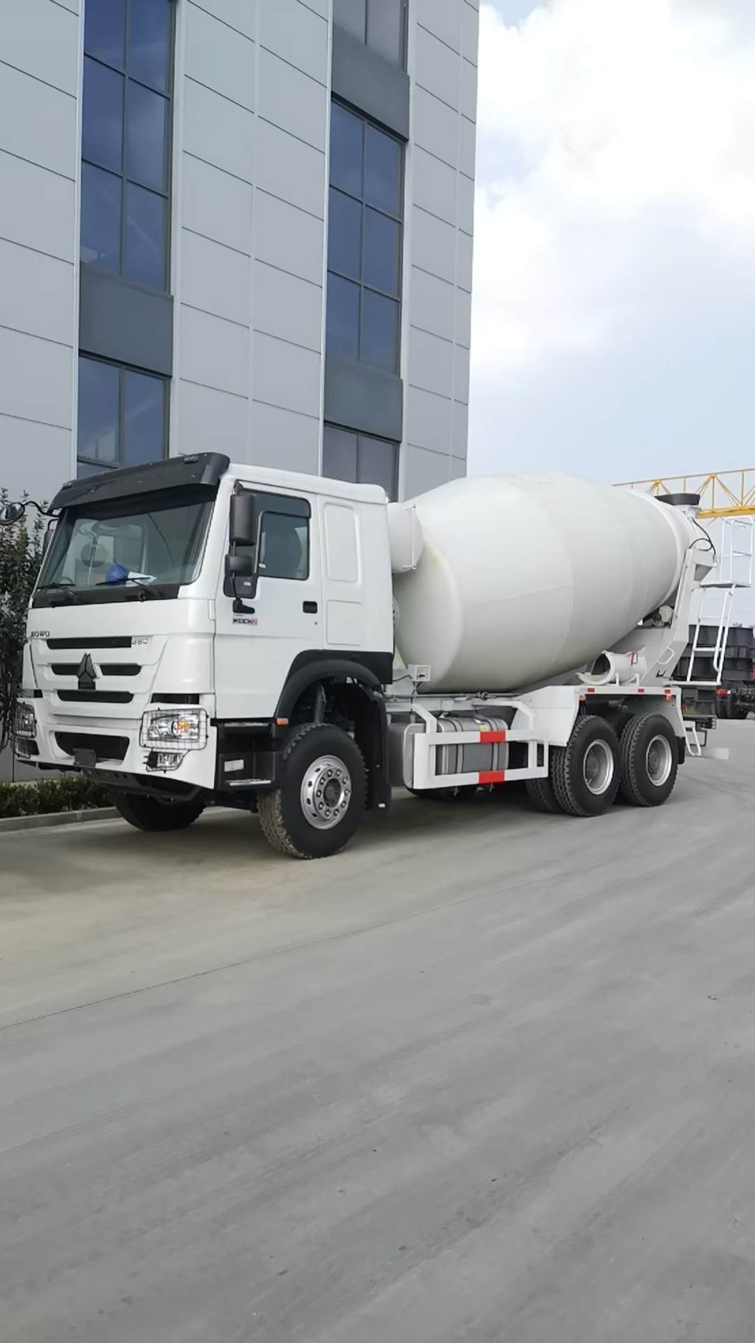 10m³ MIXER TRUCK