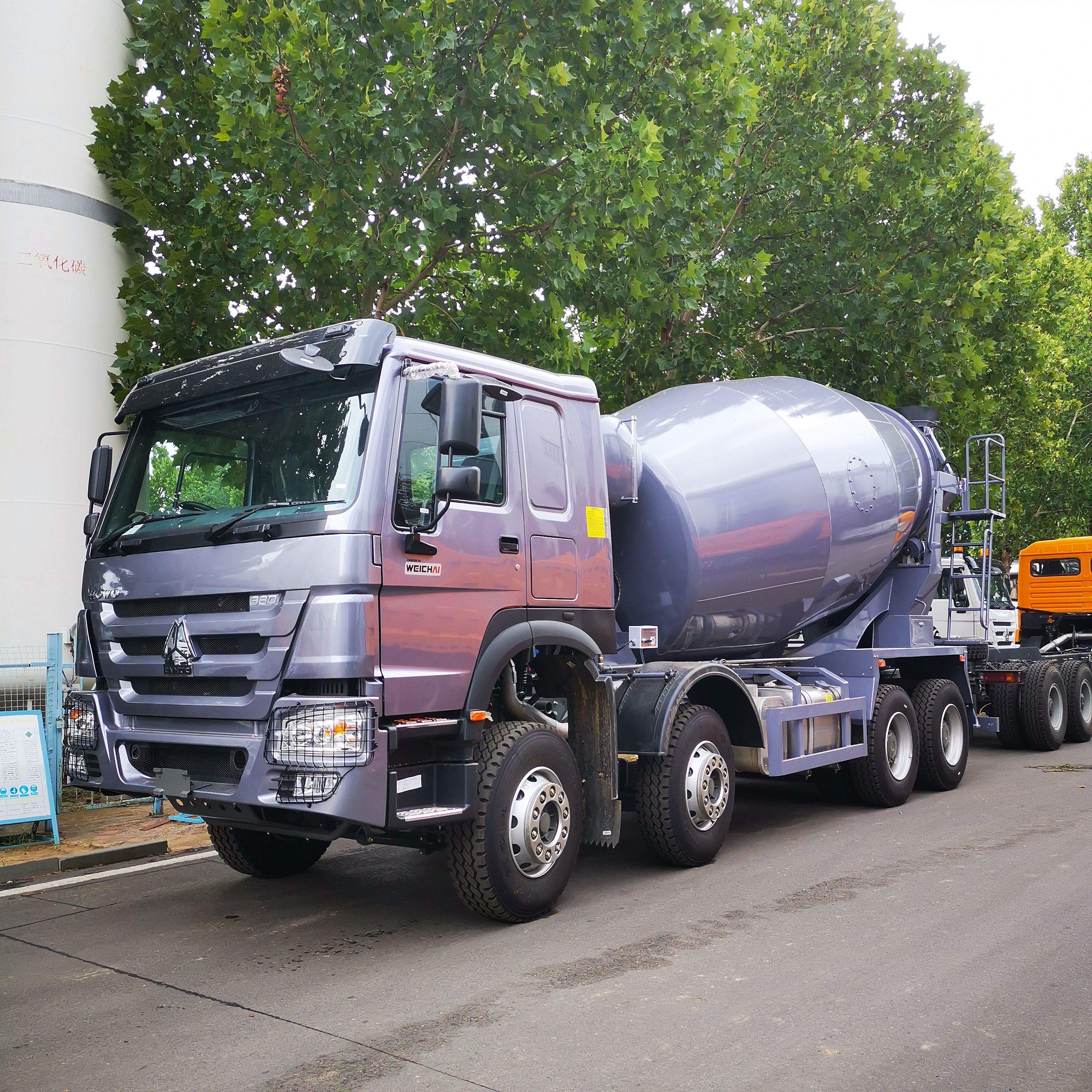 10m³ MIXER TRUCK