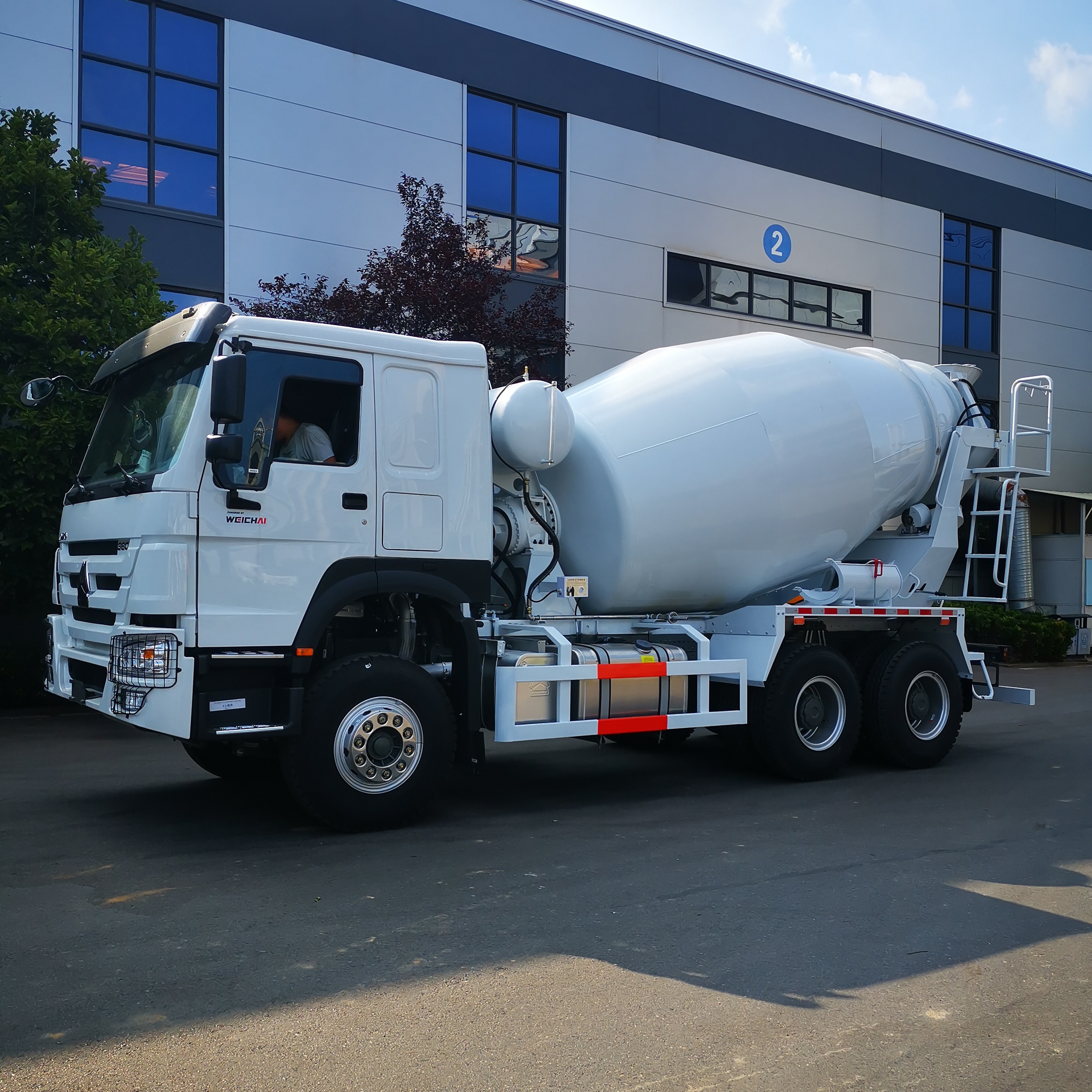 10m³ MIXER TRUCK