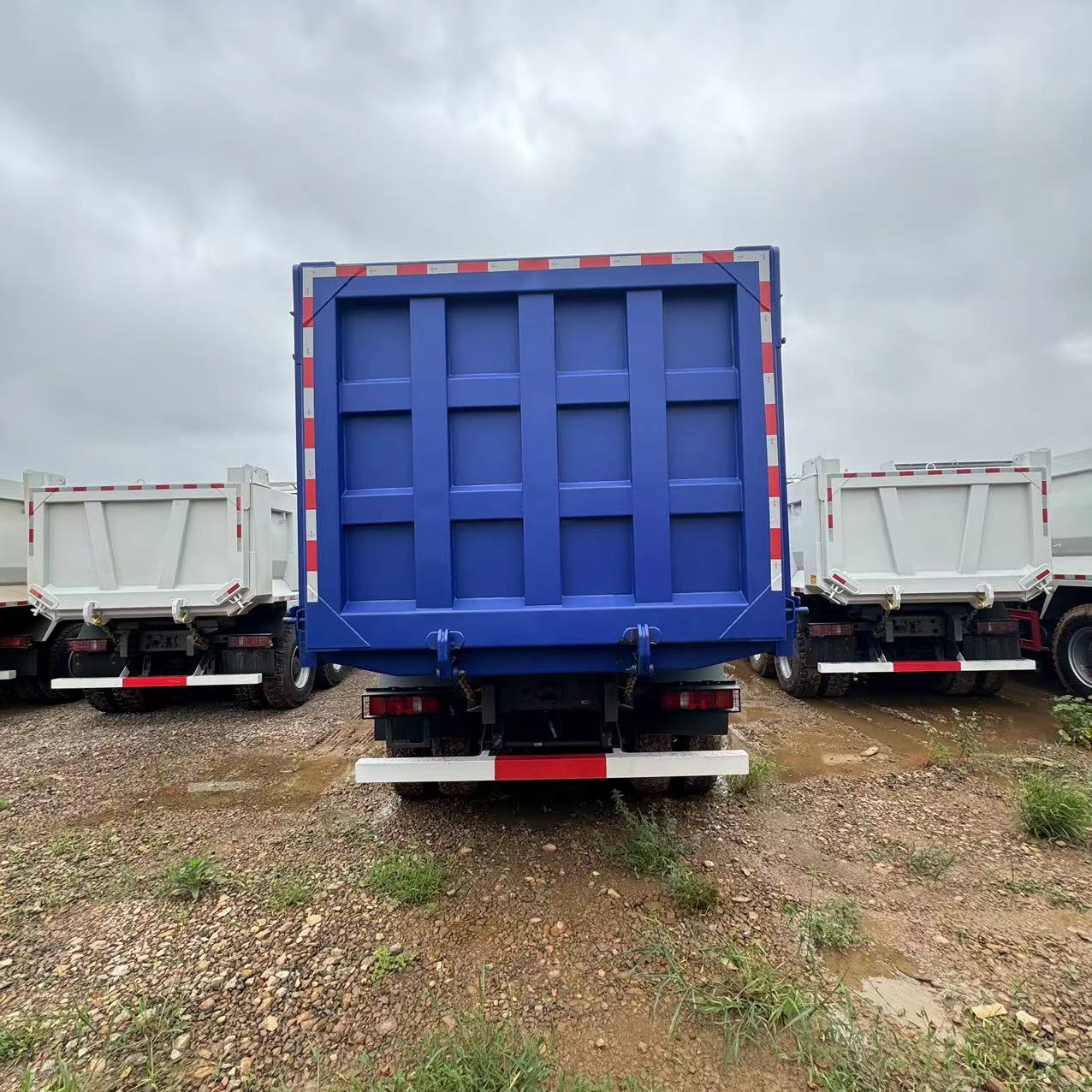 8×4 12 Wheels Tipper Truck For Kenya