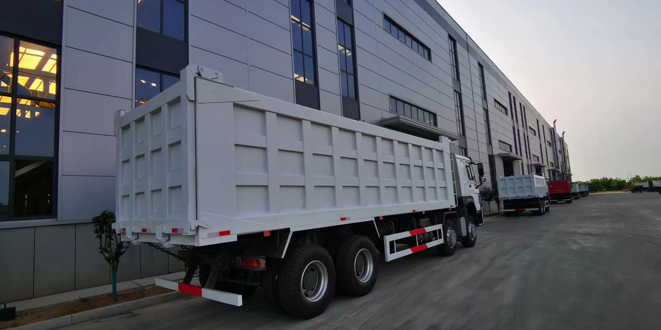 8×4 12 Wheels Tipper Truck For Kenya